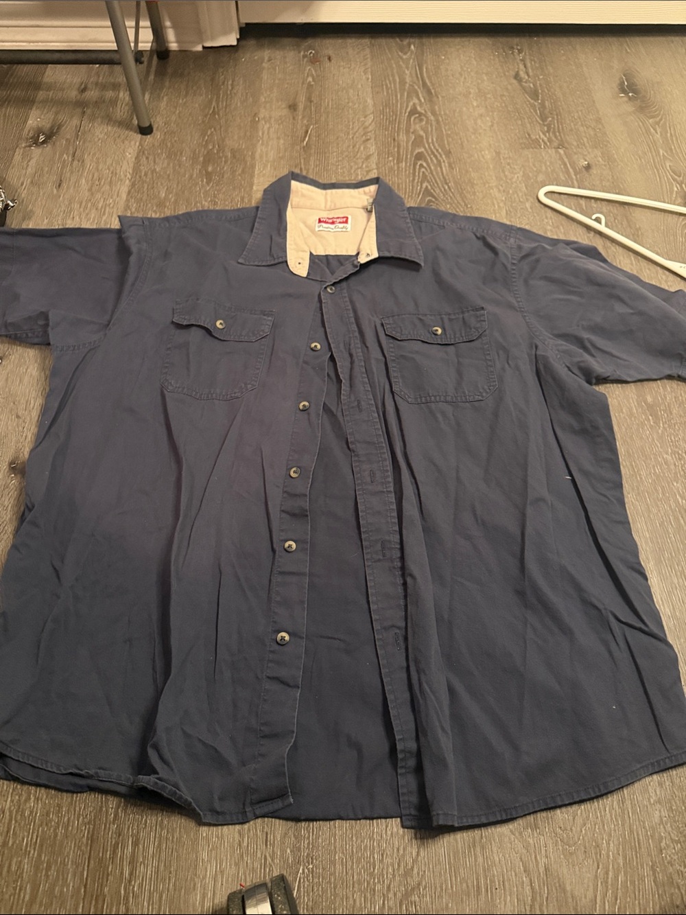 Wrangler Navy Button-Up Shirt with Beige Collar Trim